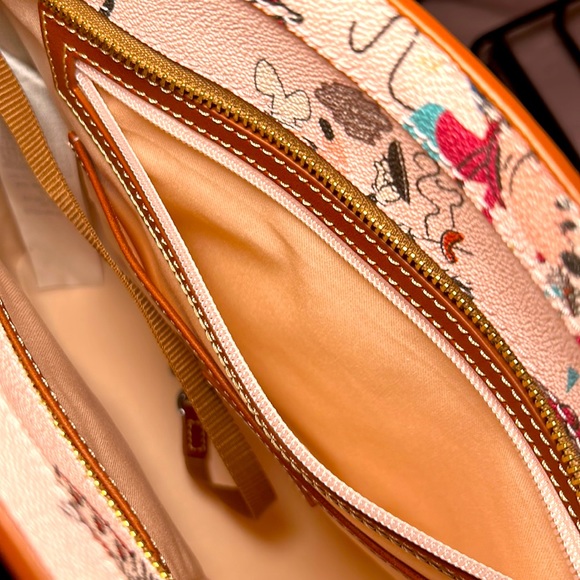 Disney Dooney & Bourke International Food and Wine Festival 2022 - Picture 8 of 12